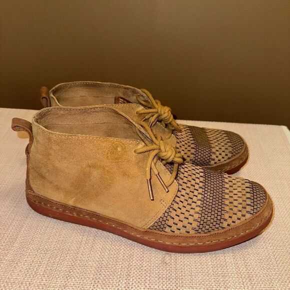 UGG Men’s Brown Pattern Suede Sherpa Lined Lace Up Booties Size 9.5 GUC
